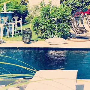 D'hotes Les Garcons Bed & Breakfast Sarrians